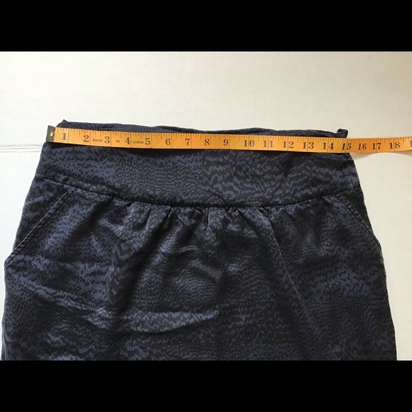 💖Host Pick💖 Tommy silk mini skirt with pockets! - Picture 5 of 10